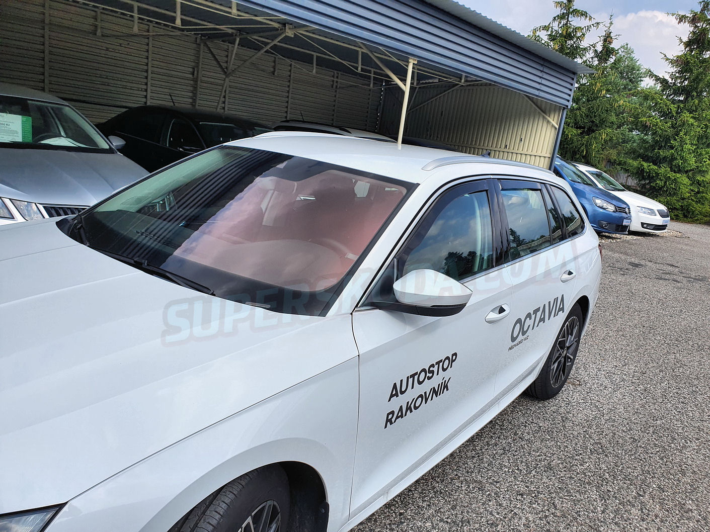 BROleo 4 Stück Auto Autofenster Windabweiser für Skoda Octavia Hatchback 5E  2018-2020 2021 2022 2023, Regenabweiser Wasserdicht Schatten Deflektoren