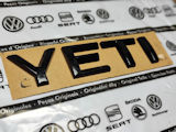 Yeti - Original Skoda Auto, a.s. bakre emblem ´YETI´ - MONTE CARLO svart versjon
